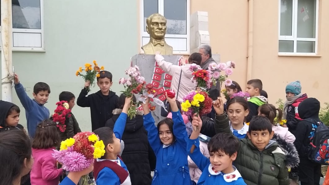 Cumhuriyetimizin Kurucusu Gazi Mustafa Kemal'i 85. Ölüm Yıldönümünde Saygı,Rahmet ve Minnetle Anıyoruz.